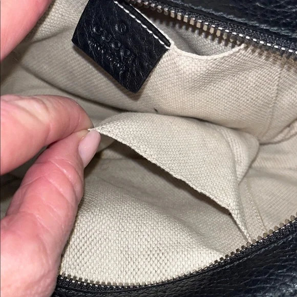 Gucci Black Soho Studded Disco Logo Leather Crossbody Bag - Picture 13 of 16